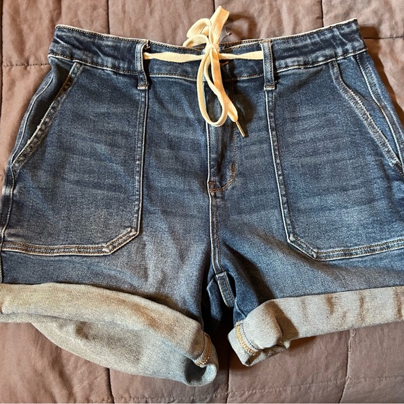 Judy Blue Pants - Judy Blue Blue Jean Shorts with Cream Tie